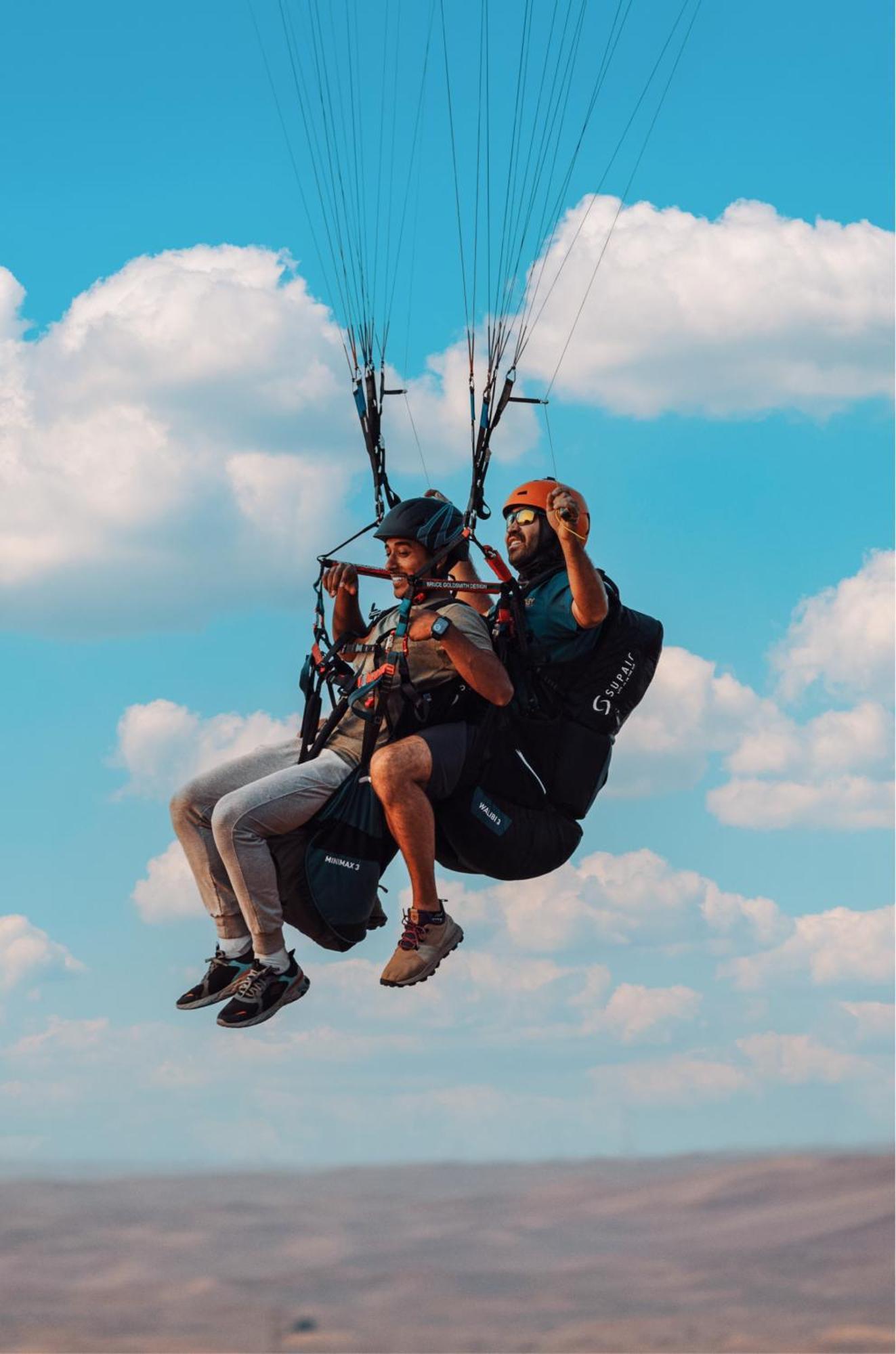 Hotel Al Badayer Retreat By Sharjah Collection Margham Zewnętrze zdjęcie Tandem paragliding in the French Alps